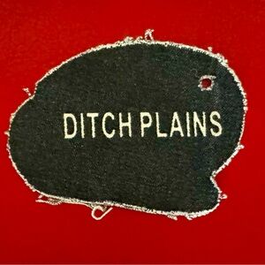 😎 NWOT Ditch Plains Vintage pair of cloth patches
